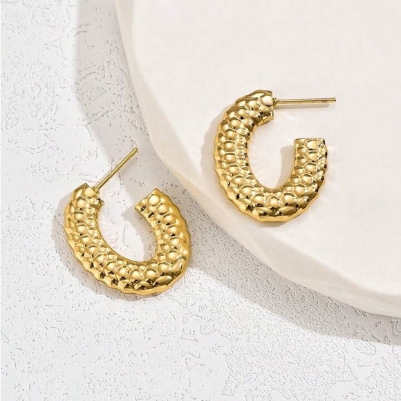 NEW💎18K Gold Textured Hoop Earrings* - Picture 1 of 5